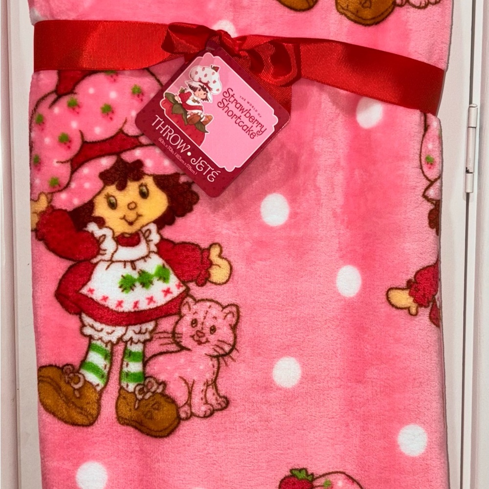 Strawberry Shortcake Pink Throw Blanket